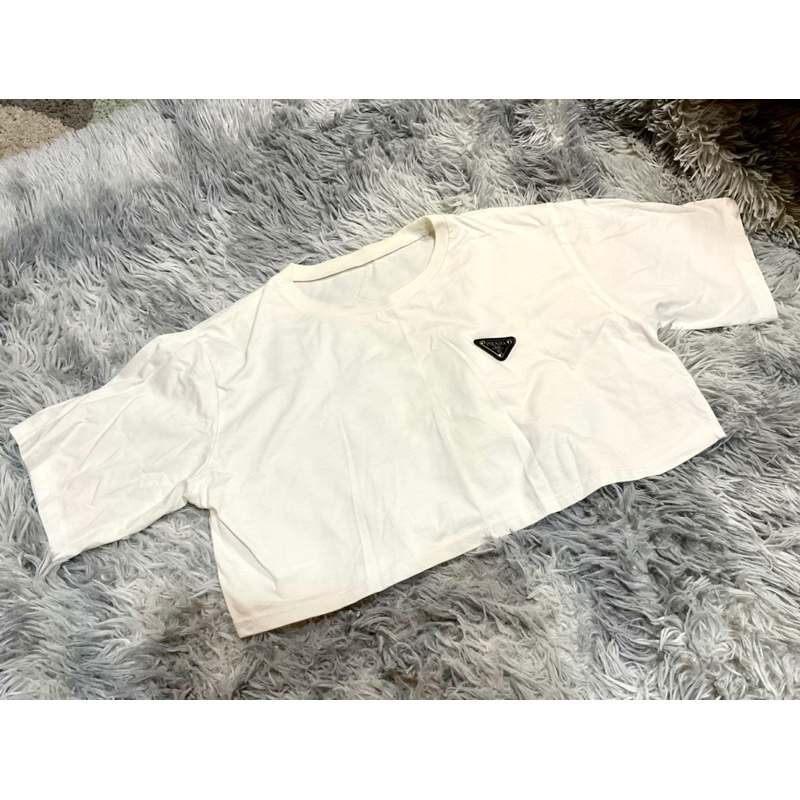 เสื้อครอปท็อป  Prada