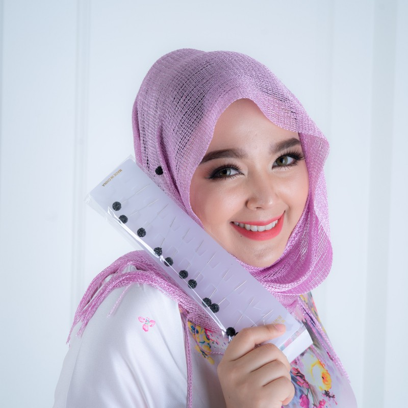 เข็มหมุดเพชร เข็มหมุดติดผ้าคลุมสวยๆ เข็มหมุดหัวเพชรสุดหรู(1แผงมี12ชิ้น) AC10วาริสมุสลิม