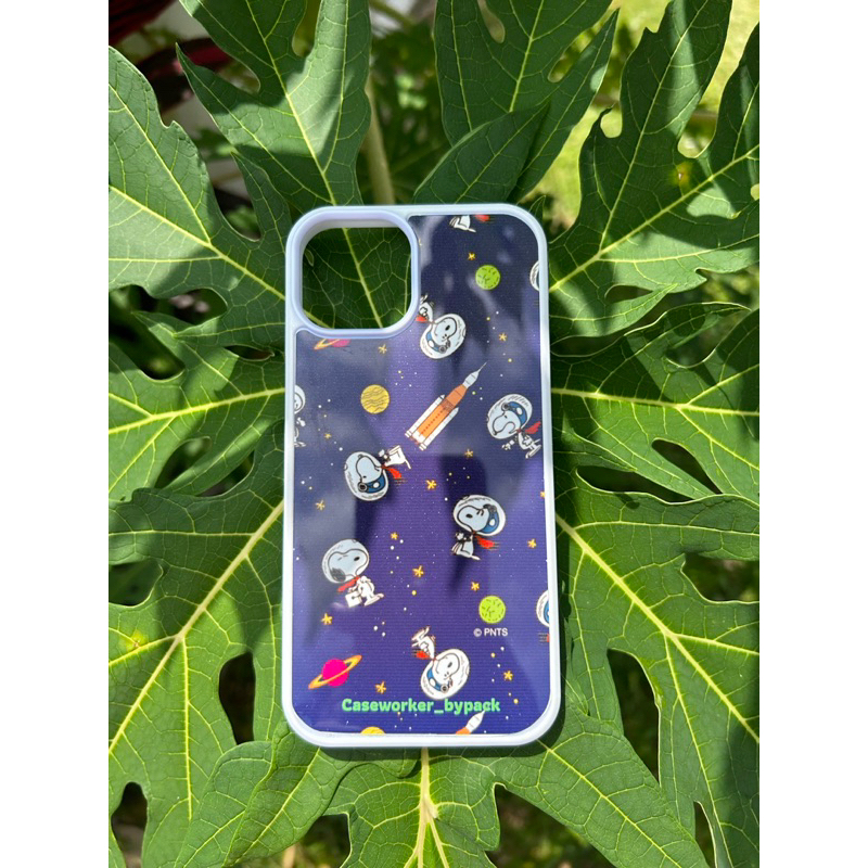 เคสไอโฟน14ลายSnoopyสีม่วง