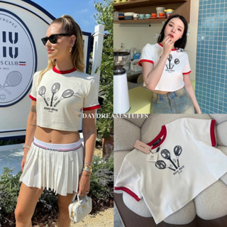 💫พร้อมส่ง💫Miu crop • เสื้อครอป สุดคิ้วท์ สกรีนลาย แบดมินตัน ดีเทลตัดขอบสลับสี เนื้อผ้าคอตตอนนิ่มมากๆ by valen