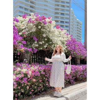 โค้ด 𝐇𝐄𝐀𝐕𝐒𝐄𝐏𝟏 ลด 45 บาท เมื่อช้อปครบ 300 บาท เดรสสายเดี่ยวสม็อคอกลายดอก Floral Dress อกถึง42”