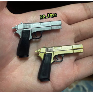 โมเดลปืนพก M1911 สีเงิน &amp; สีทอง 1/6