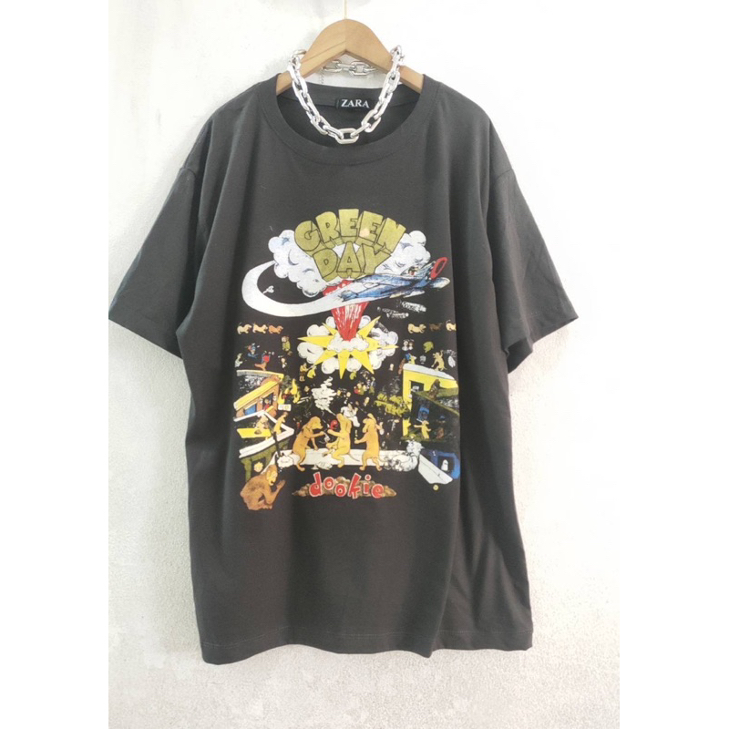 SIS.ON | พร้อมส่ง🧸เสื้อยืดโอเวอร์ไซส์ Oversize No.23 green day