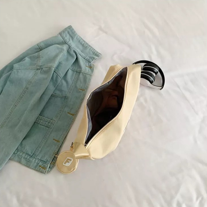 tokyosellected(T1871) กระเป๋าสะพายข้างFEIYUE ผ้าไนล่อน (แถมที่ห้อยใส่เหรียญ)