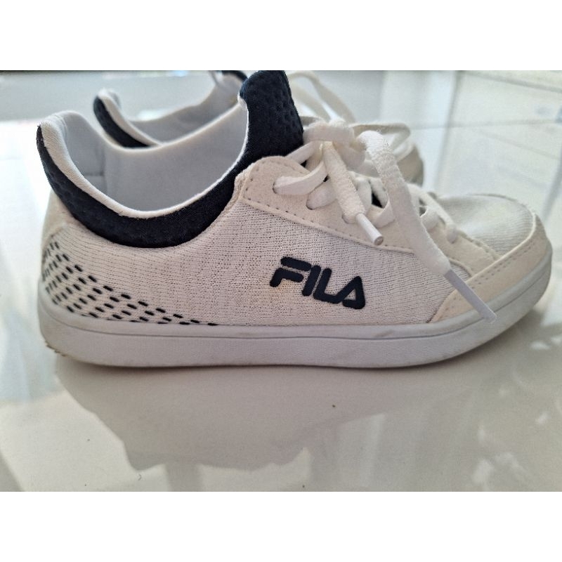 รองเท้าผ้าใบเด็ก FILA แท้ มือ 2 ไซส์ USA 13.5