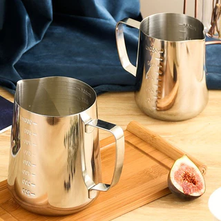 เหยือกตีฟองนม ถ้วยตีฟองนม สแตนเลส304 Milk Pitcher แก้วพิชเชอร์ แก้วตีฟองนม Latte Art สีเงิน 350/600ML มีสเกลวัด