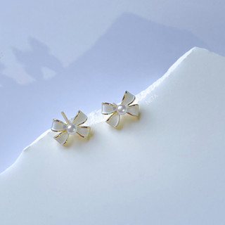 ต่างหู White Ribbon Earrings