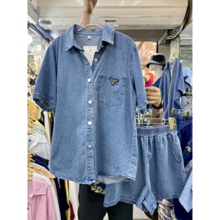 PRADA Denim setน้อล น้อล น้อล มาเป็นงานเซท เสื้อเชิ๊ตกระดุมหน้า+ขาสั้นเอวสม๊อค ผ้ายีนส์ฟอก แมชได้หลายสไตล์  ใส่แบบสายๆ