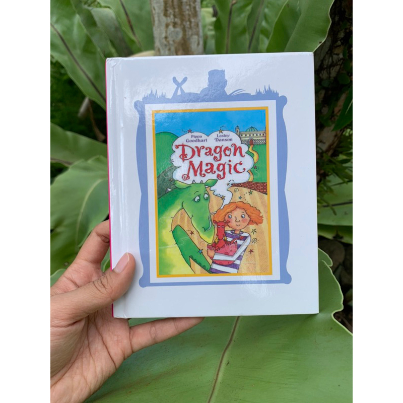 หนังสือภาษาอังกฤษDragon magic.