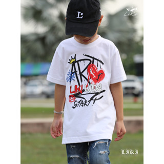 เสื้อยืดสกรีน "LIKI KIDS X ART " ลวดลายแนวกราฟฟิตี้สุดเท่ห์