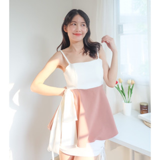 Sherr.23 เสื้อสายเดี่ยวแฟชั่น ผูกโบว์ข้าง
