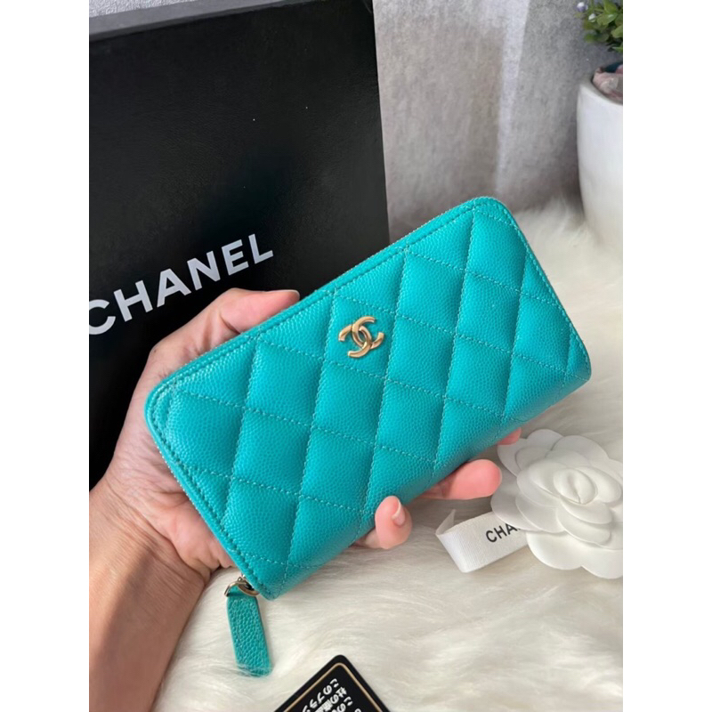 Used Chanel Medium Wallet Holo 22