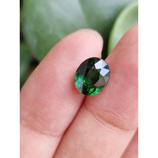 3.08กะรัต พลอยซาโวไรท์ กาเนต (Tsavorite green garnet) สีเขียวสวย เม็ดละ 42,900฿