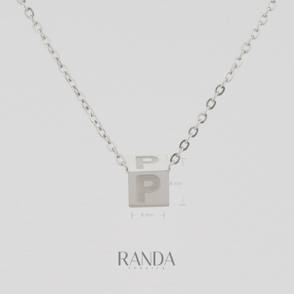 Randa สร้อยคอตัวอักษรจี้ลูกเต๋าสีเงิน ตัวพิมพ์ใหญ่ A-Z สแตนเลส เลือกความยาว DIY มินิมอล ไม่ลอกไม่ดำ ลงทะเล โดนน้ำหอมได้