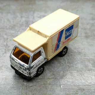 TOMICA โมเดลรถเหล็ก  รถก่อสร้าง รถบรรทุก/ขนส่ง  Isuzu Elf Moving Truck Art Moving Center