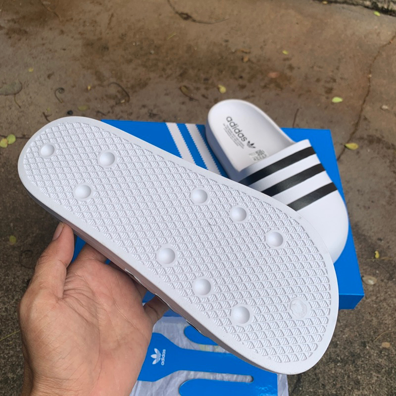 รองเท้าแตะ Adifom Adilette พร้อมส่ง 36-44 แถมกล่อง