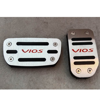 แป้นเหยียบสเตนเลส เบรค คลัทช์ แป้นเหยียบกันลื่น แบบครอบ ไม่ต้องเจาะ Toyota YARIS PEDAL COVER สวมใส่ได้เอง