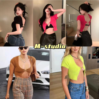 Maze*พร้อมส่ง*เสื้อครอปไหมพรมแขนสั้นโชว์อก ขนมิ้ง อะไหล่ทองตรงอก (0151)