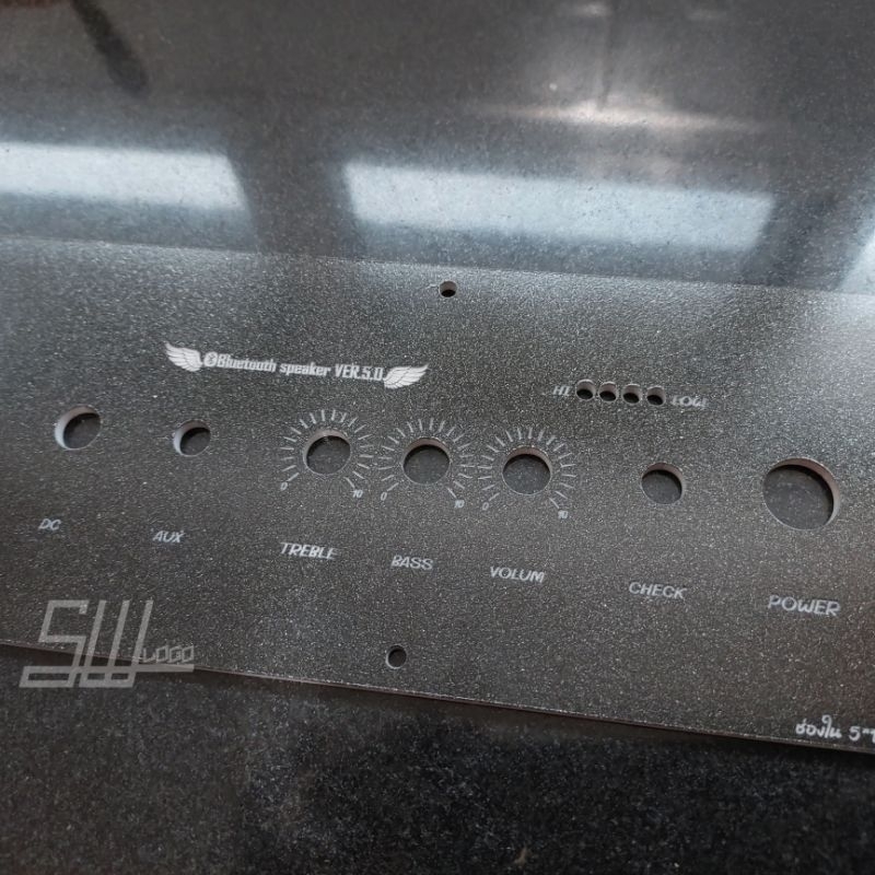 แผ่นเพลท สำหรับแอมป์รุ่น ZK-502MT แบบไม่ย้ายวอ ช่องใน 5*17 ซม. ขนาดแผ่นเพลท 8 * 26 ซม.