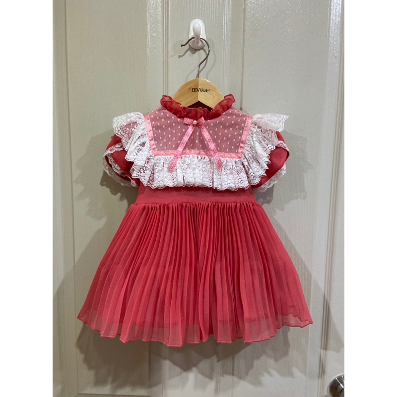 Tevika brand size 80 สภาพใหม่มาก ยังไม่ได้ตัดป้าย อุปกรณ์ กล่อง ชุด กิ๊ฟ ไม้แหวน คลุมเสื้อ