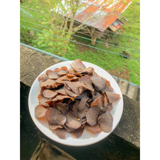 ข้าวเกรียบปลา (สูตรดำ) ข้าวเกรียบปลาปัตตานี 500 กรัม ข้าวเกรียบดิบ