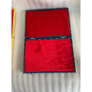 กล่องใส่พระกันกลิ้งกล่องรองฟองนำ้สูงขนาด20*29*4cm และขนาด15*20*4cm