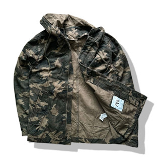 Zara Camo Hooded Jacket รอบอก 42”