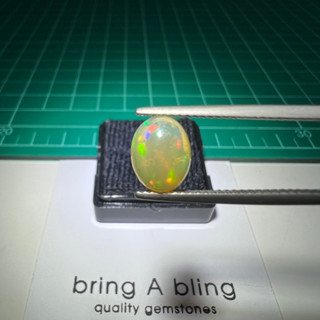 โอปอล (opal) ของเอธิโอเปีย 1.25 ct (8.9x6.9x4.5mm) โอปอลไฟเต็มใสไร้ตำหนิ เล่นไฟสวยมาก