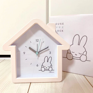 นาฬิกาแขวน ตั้งโต๊ะ รูปทรงบ้านสุดน่ารัก  Miffy House Pink นาฬิกาmiffy นาฬิกาแขวน นาฬิกาตั้งโต๊ะ