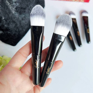 YSL Beauty Makeup - Foundation Brush แปรงลงรองพื้นสุดหรู