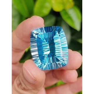 91.40กะรัต Blue Topaz ไซส์ใหญ่ หายาก สีฟ้าสวยมาก เจียรนัยพิเศษแบบ concave cut เม็ดละ 11,000฿