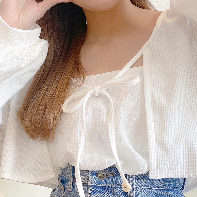 เสื้อคลุม งานป้ายน่ารัก *เฉพาะเสื้อคลุมตัวนอก* งานผ้าลูกฟูกตารางวาฟเฟิล รุ่นนี้ดีเทลตรงปลายโบว์มีดอกไม้ถักเล็กๆ