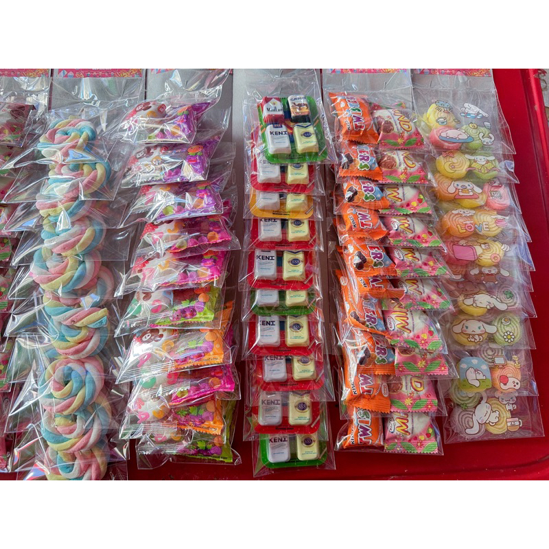 🍬🍭ขนมแผงคละแบบ 5 บาท ( 1 แผง 10 ห่อราคาแผงละ 40 บาท ) 🌻