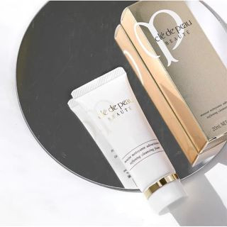 คลีนซิ่งโฟมCle De Peau Beaute Mousse Nettoyante Adoucissante clarifying Cleansing Foam 20ml