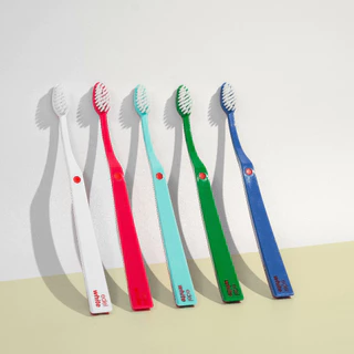 แปรงสีฟันสำหรับคนทั่วไป EDELWHITE UltraSoft Flosserbrush