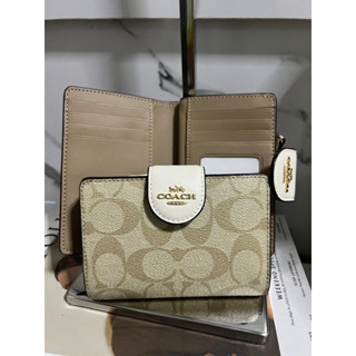 🎀พร้อมส่ง 🎀 🌟Coach Wallets🌟 กระเป๋าสตางค์ขนาดกลาง รุ่นใหม่ค่ะ หนังแคนวาสลายซี 6 สีอะไหล่ทอง ขนาด 5.2*3.5 นิ้ว