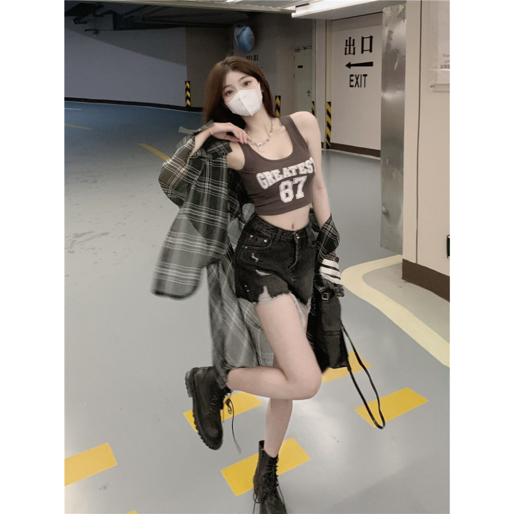 fashiongirl1688เสื้อกล้าม ครอป ตัวท๊อป สวย เป๊ะ ทุกองศา ลายตัวอักษร เนื้อผ้ายืดตามตัว พร้อมจัดส่งจ้า
