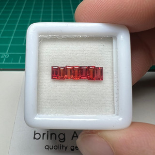 พลอยแดง (red sapphire) เผ่าbe 1.40 ct ขนาด 4.2 x 2.2 มม. จำนวน 7เม็ด เหลี่ยมบาเก็ต