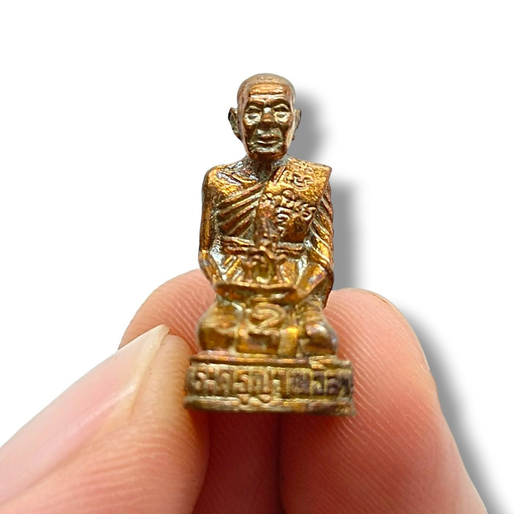 [MSW8]รูปหล่อหลวงพ่อแดง วัดเขาบันไดอิฐ ประทับนั่งพับเพียบมือประทับสมาธิ องค์ขนาดห้อยคอ เป็นรูปหล่อที