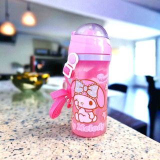 กระติกน้ำลายการ์ตูน ความจุ 380 ml สายปรับสั้นหรือยาวได้  หลอดนิ่ม BPA free