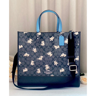 แท้100%พร้อมส่ง Coach Dempsey Tote 40 In Signature Canvas With Happy Dog Print CC423