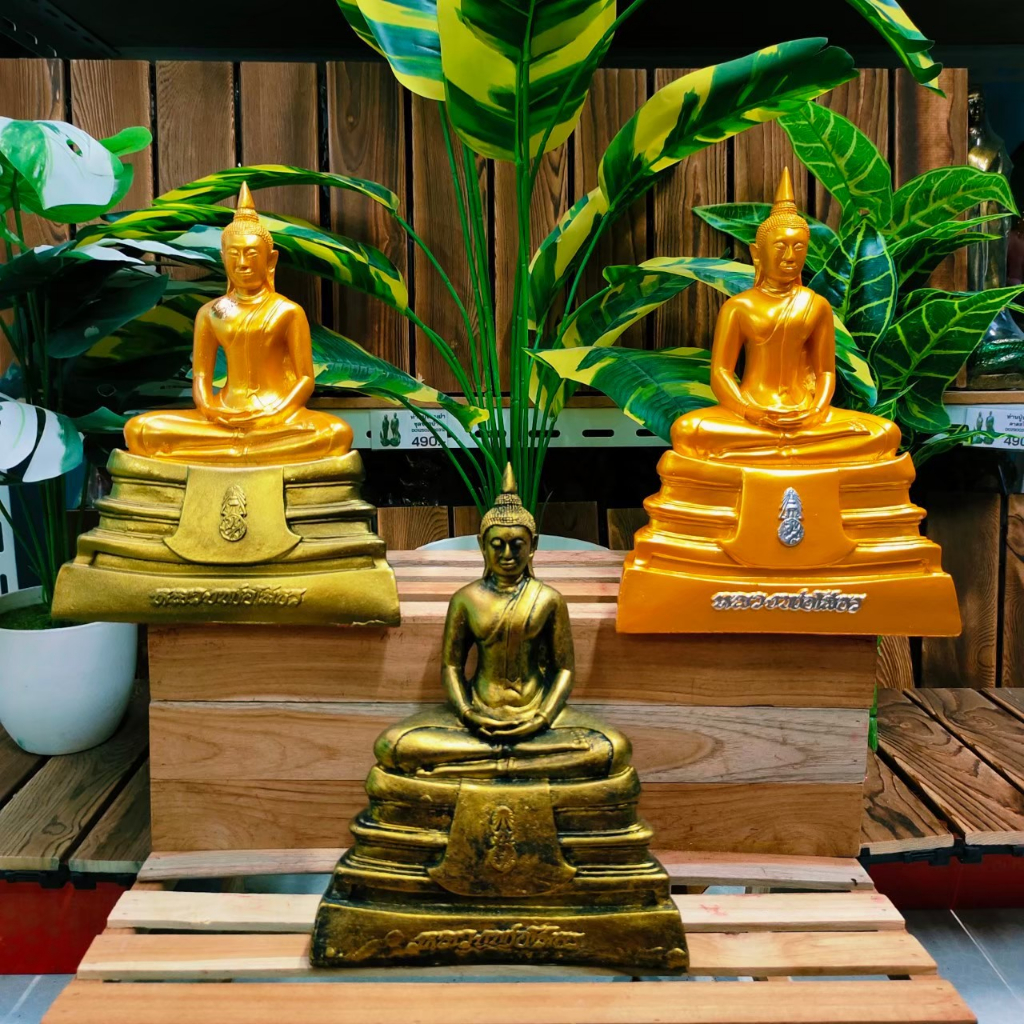 UNI(999)ลวงพ่อโสธร วัดโสธรวรารามวรา๐วิหาร จ.ฉะเชิงเทรา ขนาดหน้าตัก 5 นิ้วสูง 9 นิ้ว มี 3 สีให้เลือก พระมงคลบูชาเสริม ควา