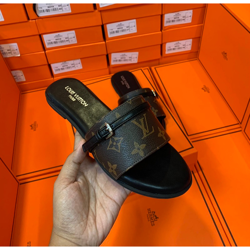 รองเท้าแตะแฟชั่นของผู้หญิง🥰😍