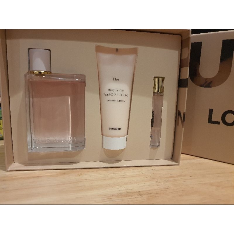 Gift set Burberry HER 3 ชิ้น