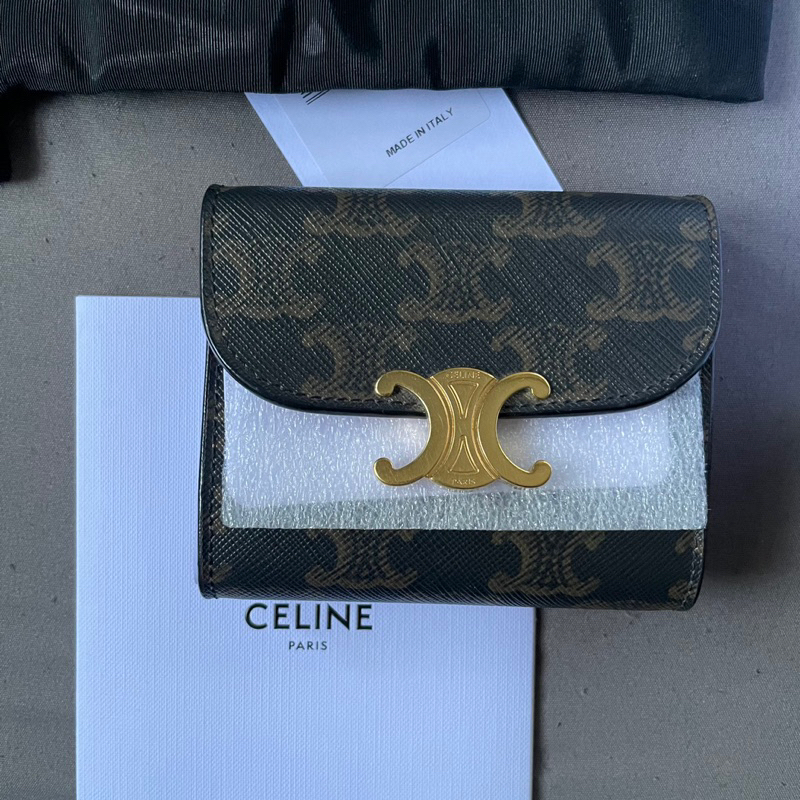 Celine triomphe wallet (มือสอง) 2021 : กระเป๋าสตางค์ Triomphe