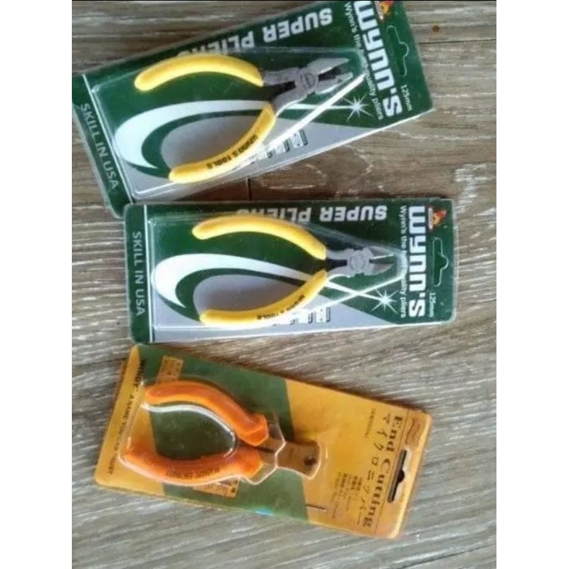 คีมปากจิ้งจก คีมปลอกสายไฟ  WYNN'S USA STEEL