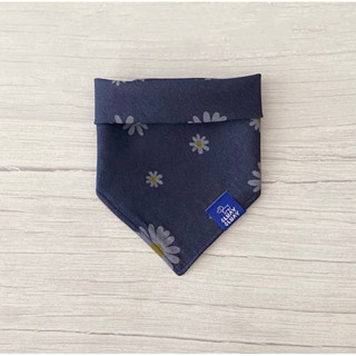 ผ้าพันคอหมาแมว dog bandana ลายดอกเดซี่ ผ้ายีนส์เทียม