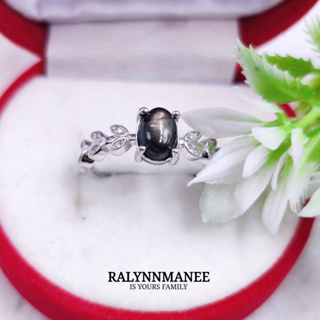 RP008 แหวนพลอยแบล็คแซฟไฟร์แท้ ( Black sapphire )มีสตาร์ บางกะจะ  ตัวเรือนเงินแท้ 925 ชุบทองคำขาว เป็นงานแก้ไซส์ฟรี