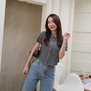 เสื้อผ่าหน้าครอป ยาว18 ผ้าลายไม้ตัดขอบ ผ้าใส่สบาย🛍️
