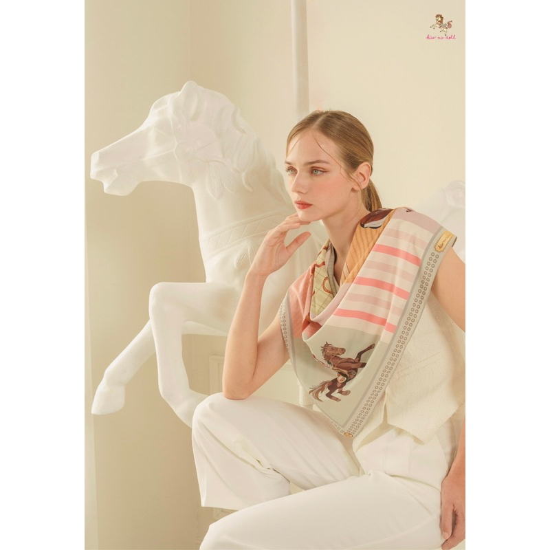 Kiss Me Doll ผ้าพันคอ/ผ้าคลุมไหล่ collection Cheval blanc ขนาด 100x100 cm.